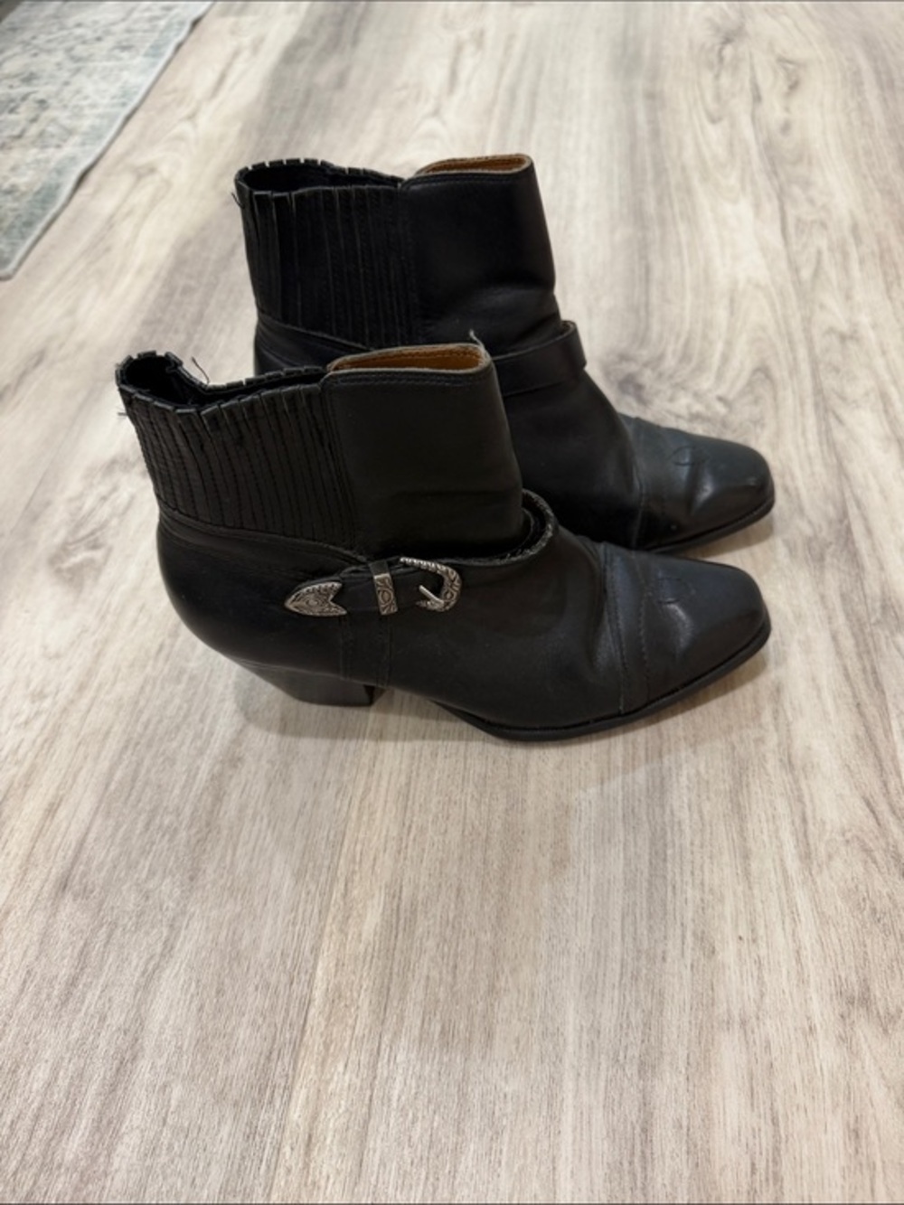 dingo Black Leather Ankle Booties with Western Buckle cowboy size 6.5
